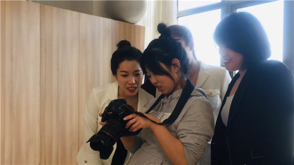 11.第十届商业服务业技能大赛人像摄影师竞赛项目窦润童.jpg