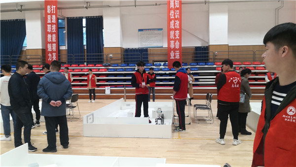 北京市工贸技师学院一队正在进行测场.jpg