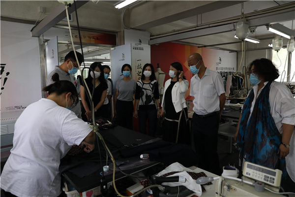 参观世赛时装技术项目集训基地2.jpg